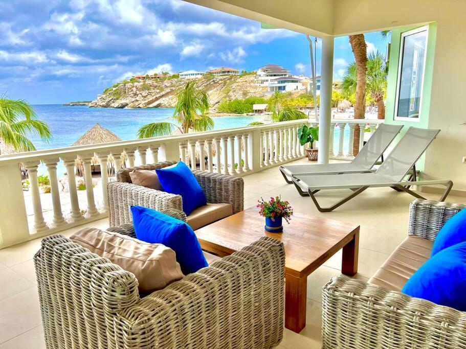Blue Emerald Beachfront Blessing Виллемстад Экстерьер фото